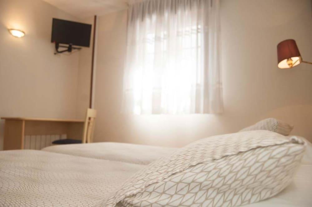 Hotel La Ronda 카스트로우르디알레스 외부 사진